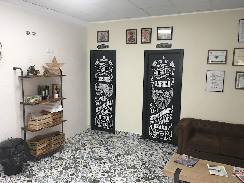 Peluqueria-Barberia Francisco - Peluquería en Arroyo de San Servan - foto 2