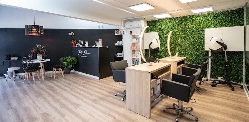 Peluqueros Estilistas P y J - Barcelona