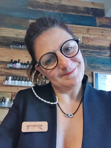 Mònica Martínez Estilista - Peluquería en Sant Feliu de Codines - foto 2