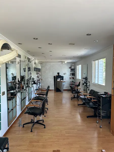 Peluquería I Estética Siluet - Peluquería en Granollers - foto 2
