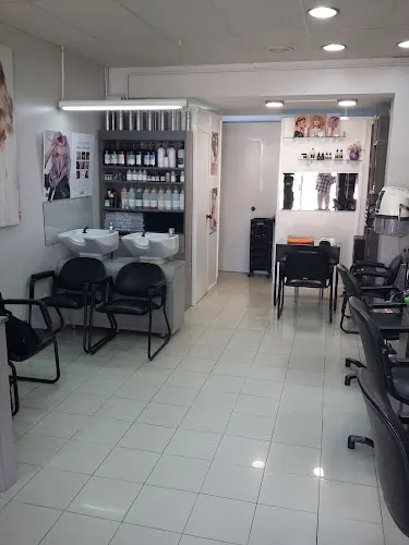 Salón De Peluquería Y Belleza Donna