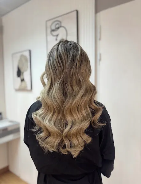Salon de Belleza Lola Herrera