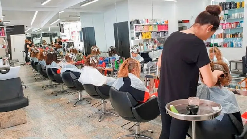 Manuel Serrano - Peluquería en Sabadell - foto 2