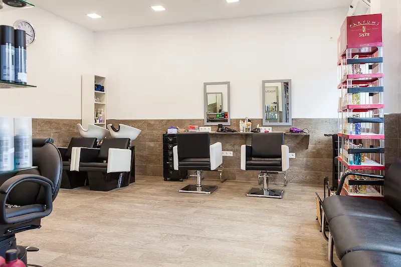 David García Peluqueros - Peluquería en Cáceres - foto 2