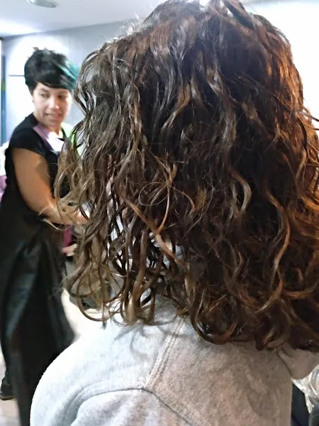 Lola Barrera - Peluquería en Cádiz - foto 2