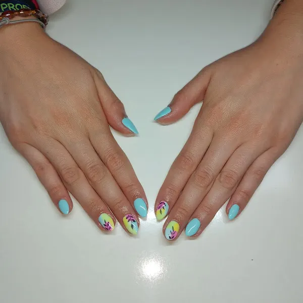 Noelia Estética y Peluquería Junio Estilistas - Valdepeñas