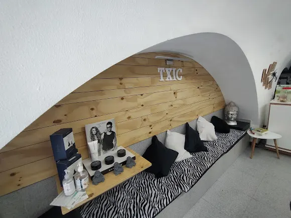 Perruqueria Txic - Besalu