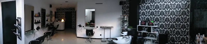 YARAL PERRUQUERS - Peluquería en Terrassa - foto 2