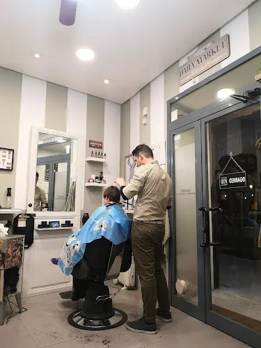 Barbería Conde Duque  - cortes y barbas - (antigua Barbería Amaniel )