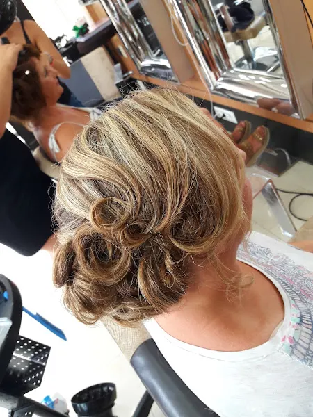 Peluquería Nuria Estilistas - Vélez-Málaga