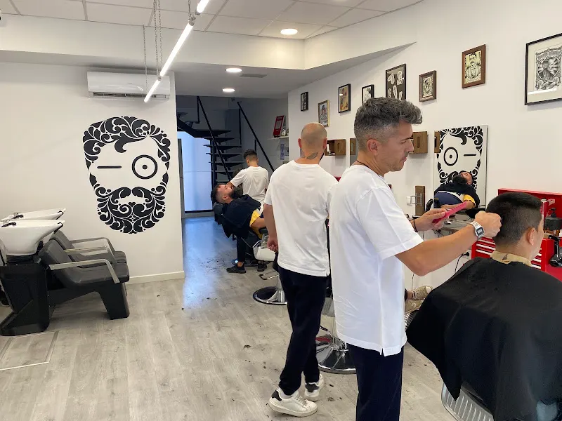 Peluquería Kubik - Barber Shop - Alicante