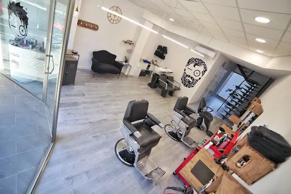 Peluquería Kubik - Barber Shop