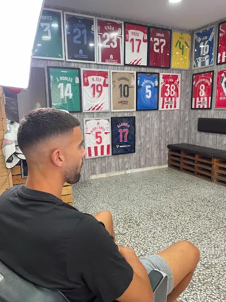 Peluquería de Caballeros Luis Delage