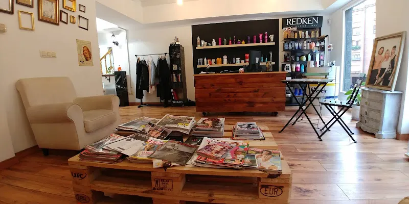 La Corte Peluqueria Aviles