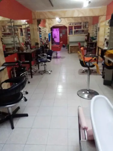 Peluquería Julián Blanco . - Mérida