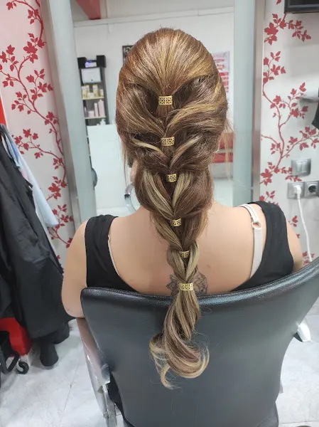Peluquería Nazaret - Navalvillar de Pela