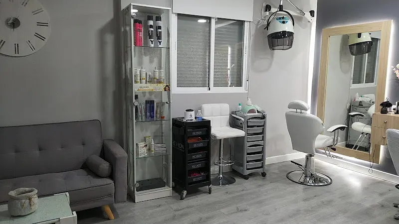 Peluquería y estética Luz - Torrecillas de la Tiesa