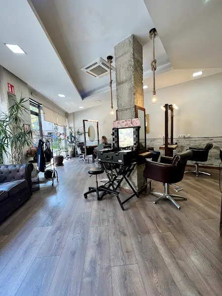 L' Atelier Estilistas - Badalona