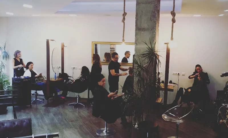 L' Atelier Estilistas
