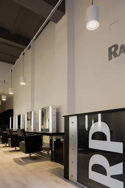 Raffel Pagès | Peluquería Barcelona | C/Còrsega - Barcelona