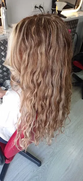Low Cost Estilistas | Peluqueria en Barcelona a domicilio - Barcelona