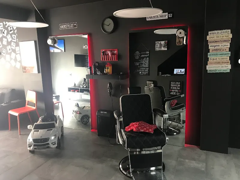 LA BARBERIA DE JOSE - Peluquería en Alcala del Valle - foto 2