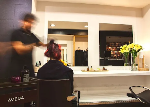 OLAFUR Estilistas. Peluquería en Castelldefels. Productos orgánicos, ecológicos y veganos. Aveda, Intelligent Nutrients