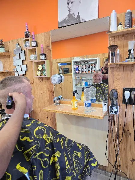 Perruqueria imazighn - Vilanova i la Geltrú