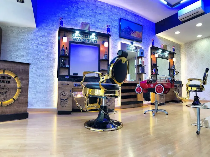 BARBERIA PALACE - Peluquería en Manlleu - foto 2